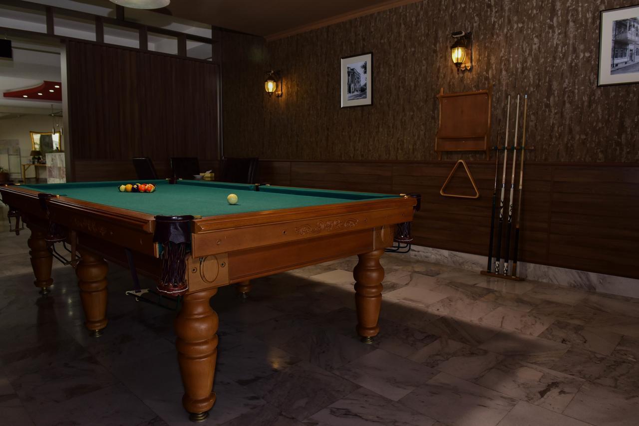 Regineh Hotel Yerevan Exterior photo